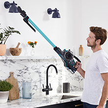 Lightweight and innovative design At just 3.1kg, Hoover Blade Max Dual.