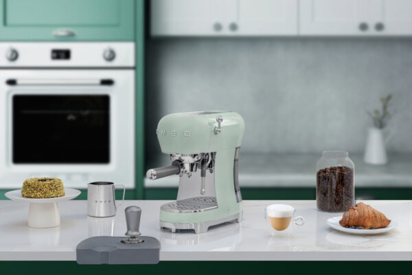 اسپرسو ساز اسمگ ایتالیا مدل Smeg ECF02 رنگ سبز - تصویر 5