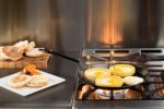 تابه کربن استیل 38 سانتی لاج Lodge Carbon Steel Skillet - تصویر 4