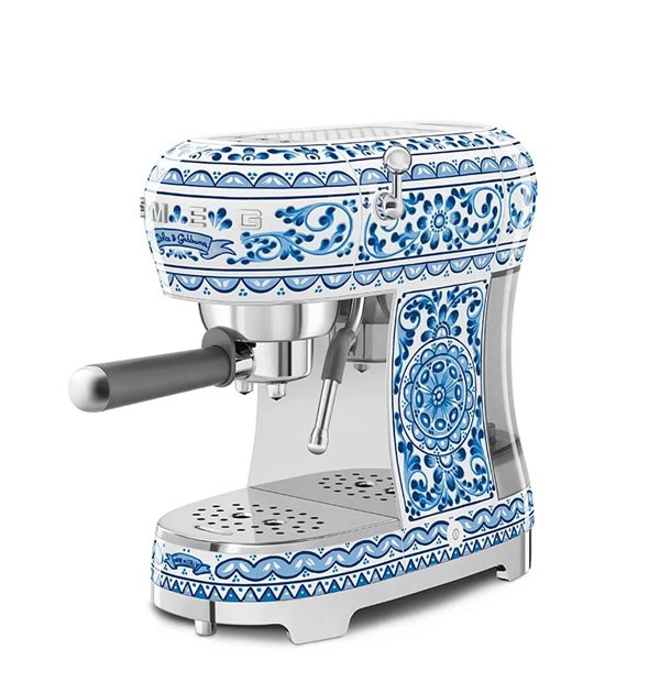 Untitled-1SMEG-Espresso-Maker-ECF02DGBEU-04 اسپرسو ساز اسمگ ایتالیا رنگ دولچه گابانا مدل Smeg ECF02 - تصویر 1
